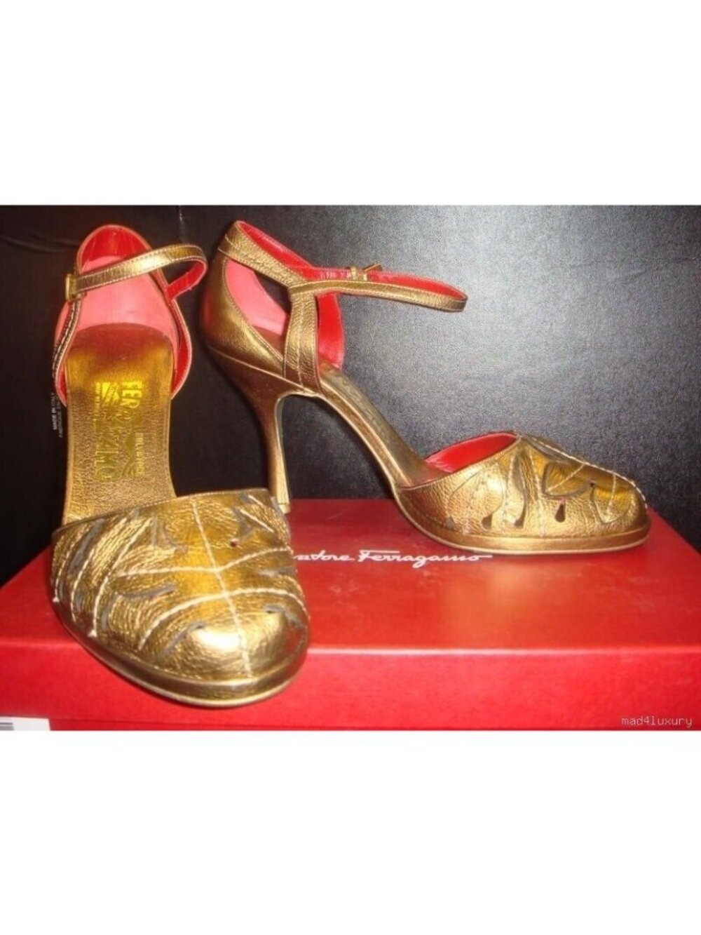 Salvatore Ferragamo Gold Sandals Heels Size 8.5 - Authentic New In Box
